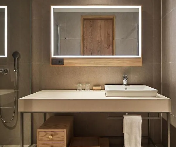 Anteroom Hotel