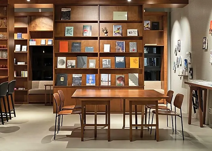 Anteroom Hotel