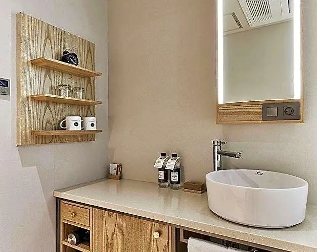 Hotel Anteroom